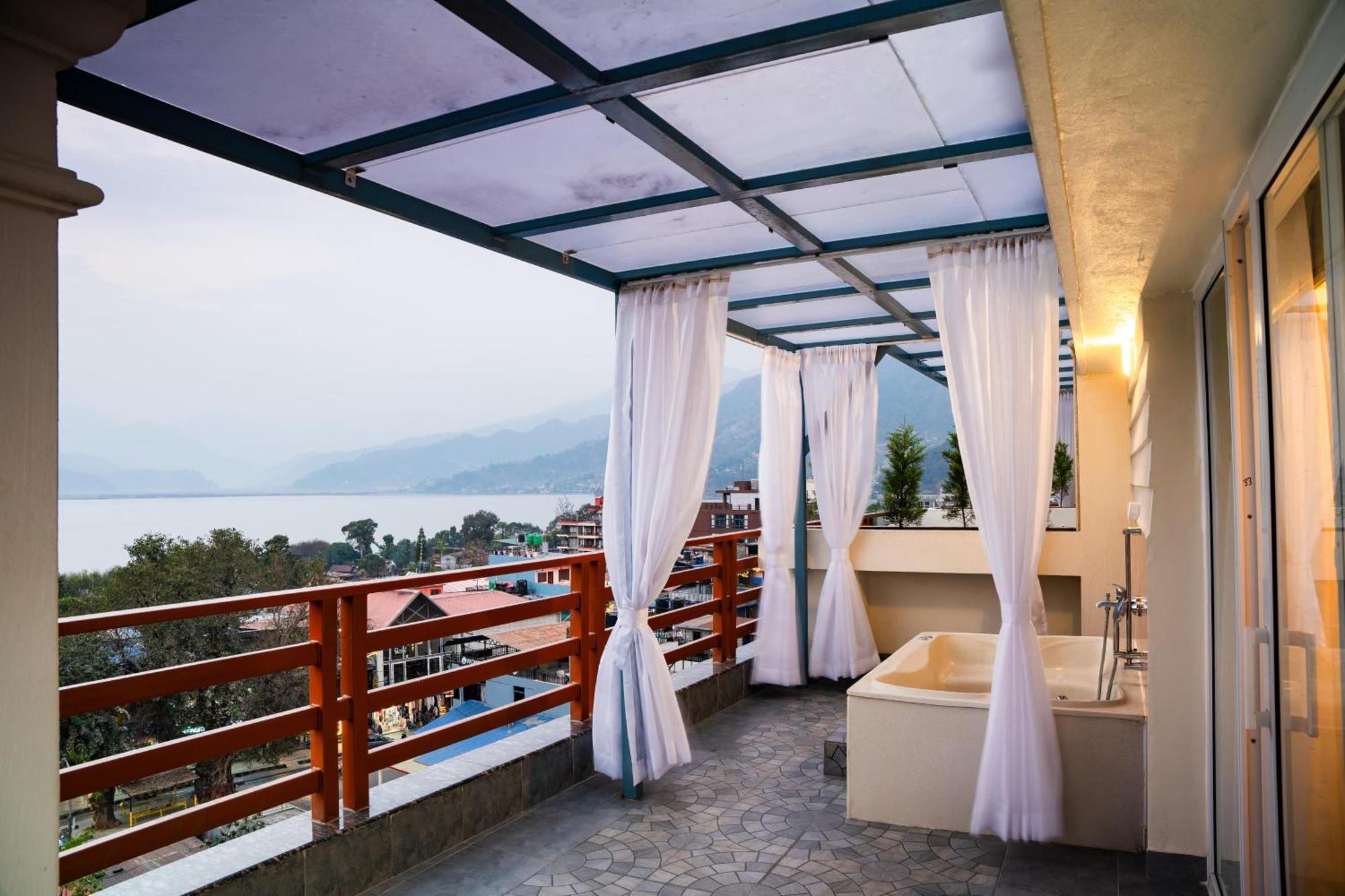 Pokhara Alpine And Springs 호텔 외부 사진