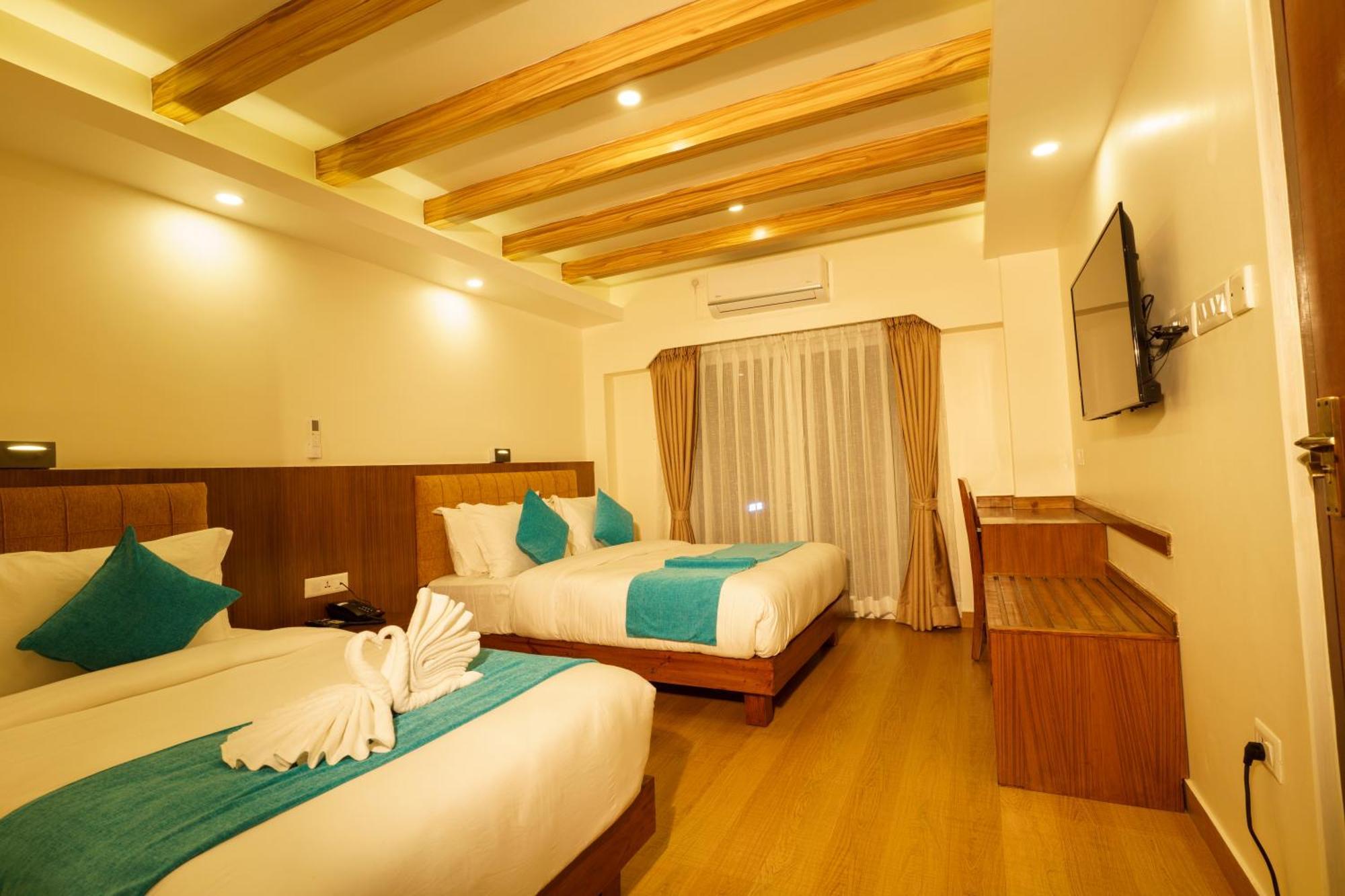 Pokhara Alpine And Springs 호텔 외부 사진